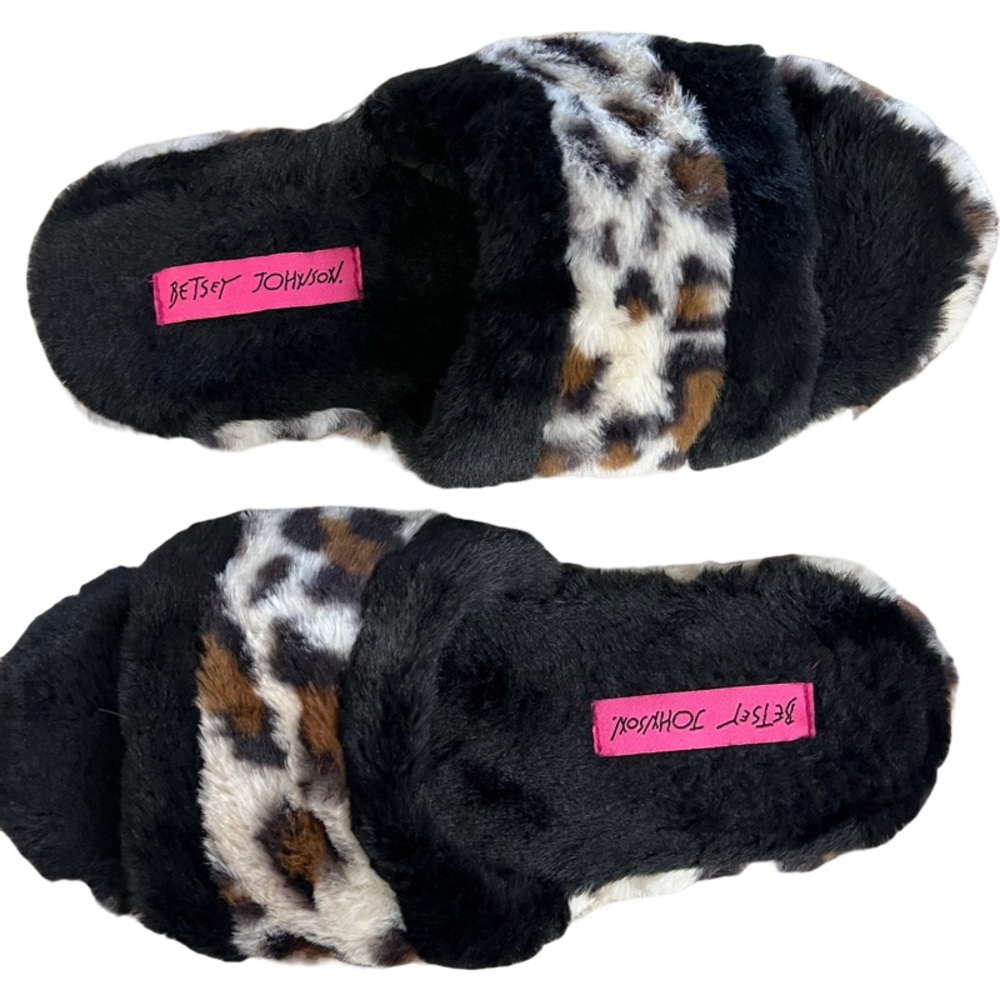 Betsey Johnson Black Faux Fur Slippers Large 9-10 Leopard Heart Cozy Slip Ons